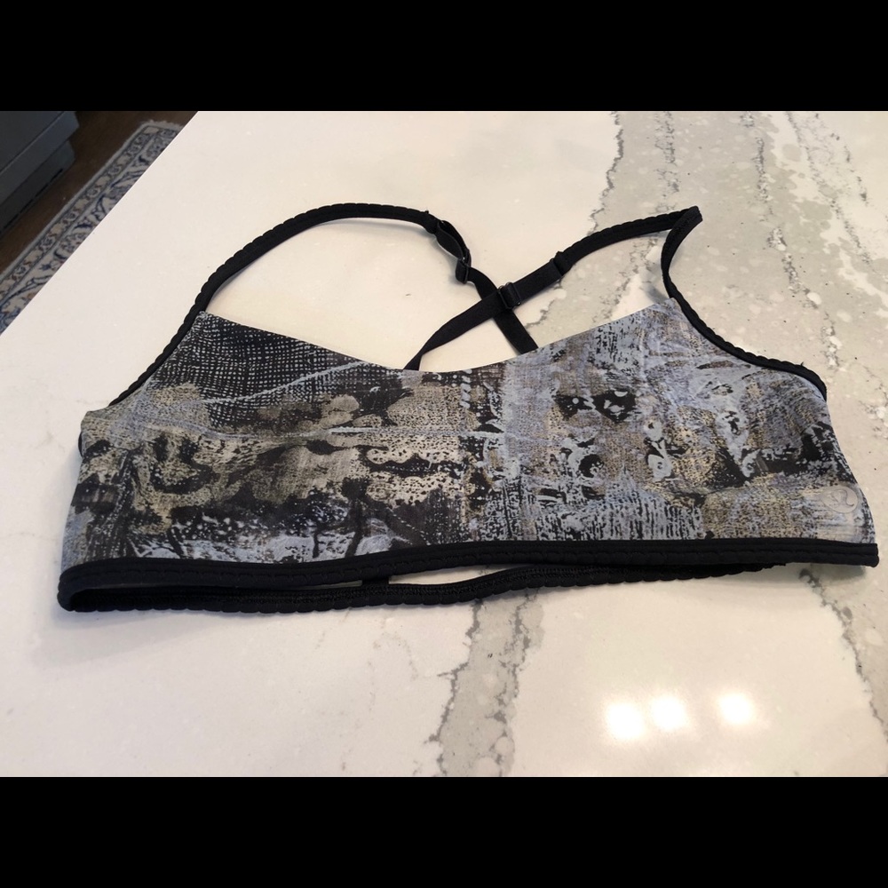 Lululemon bra top size 6